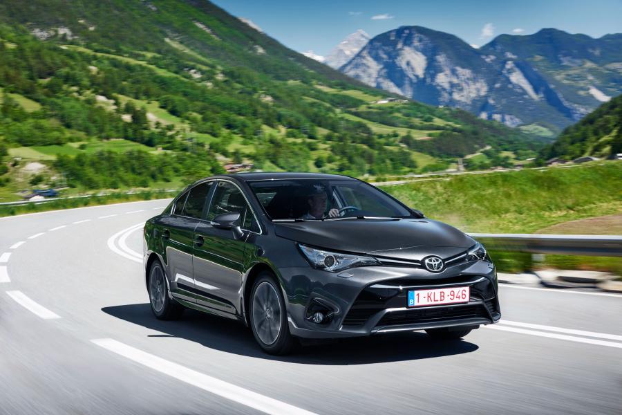  Toyota Avensis Sedan (T270) 2015 года  (фото 20 из 34)